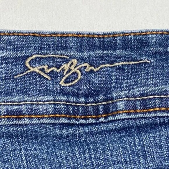 Fubu Y2K Denim Jean Shorts Women's Sz 15/16 Blue 5 Pocket 2" Inseam Vintage EUC - Picture 3 of 7